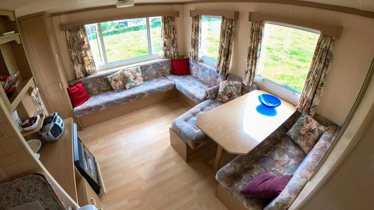 Devil'S Bit Accommodation Killea Bagian luar foto